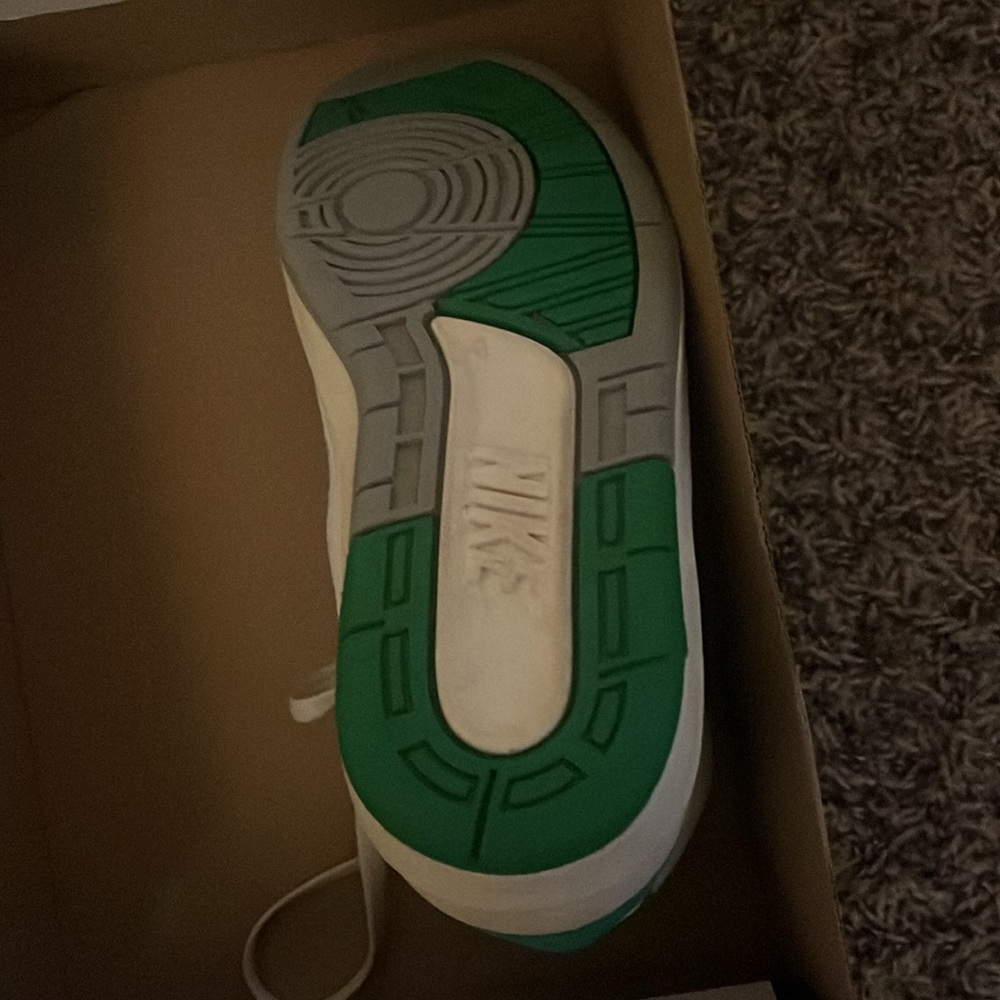 Air Jordan 2 Retro GS ‘Lucky Green’ - Picture 7 of 7
